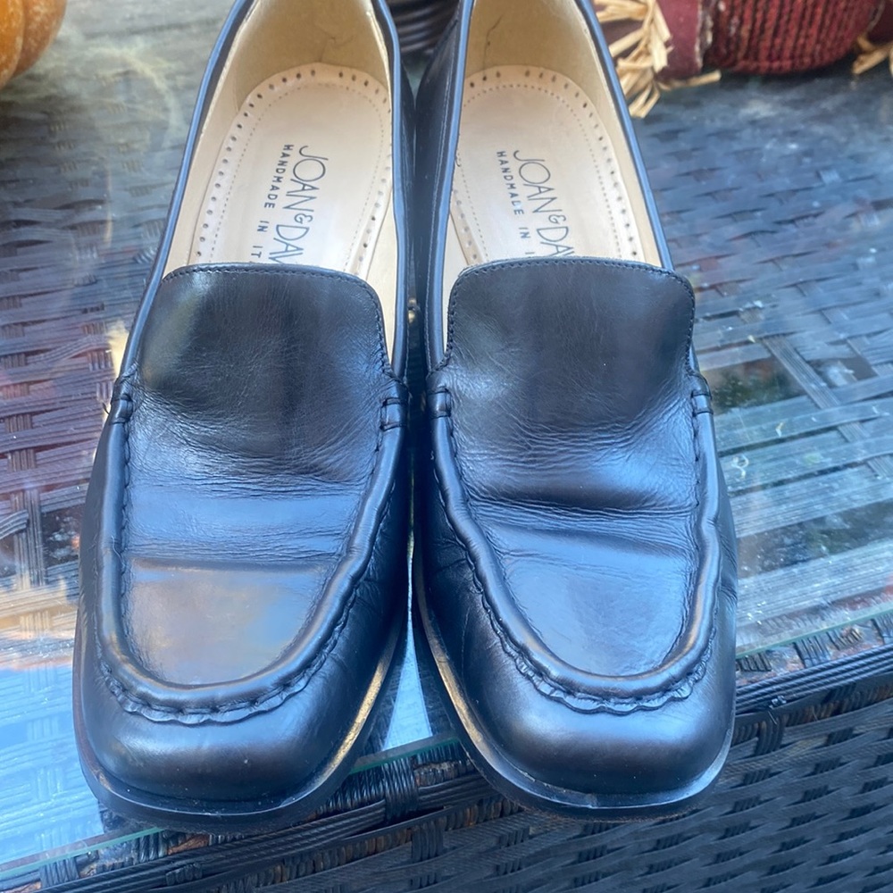 Joan & David Handmade shoes in Italy sizes 40=7USA